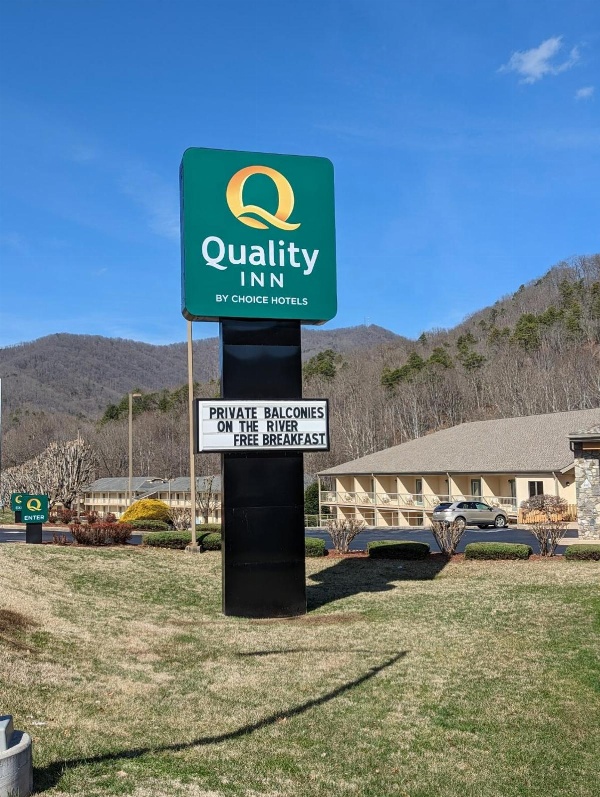 Quality Inn image 1